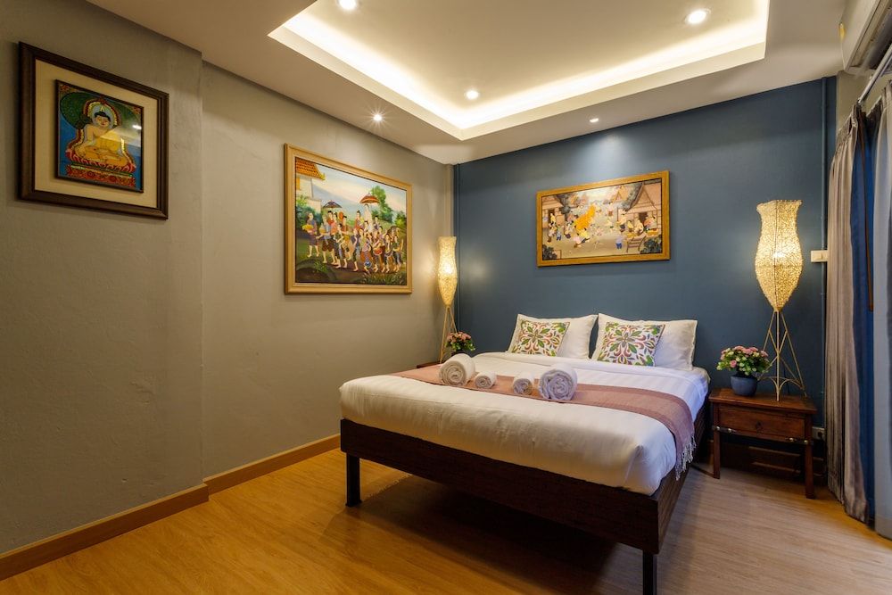 Hostel One Art & Gallery Deluxe Double Room, Garden View 2