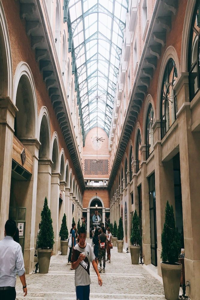 undefined The Earth Hotel 8