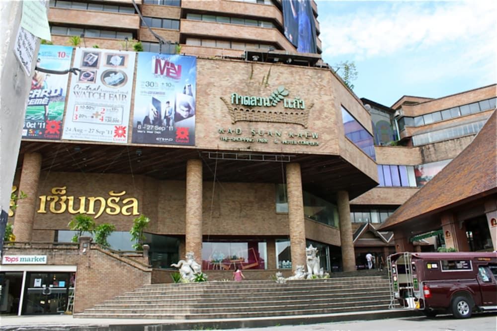 undefined The Earth Hotel 6