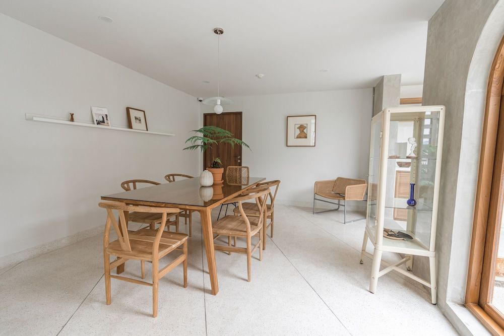 undefined The Earth Hotel 9