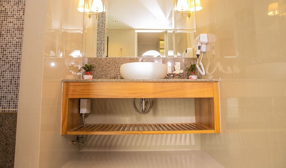 Lanna Thaphae Hotel Deluxe Double Room 9