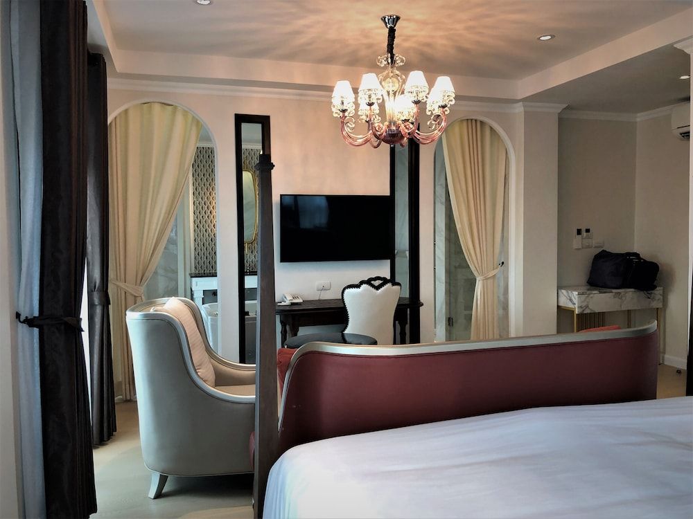 Nanta Glam CM Hotel & Residences Deluxe Penthouse A4 2