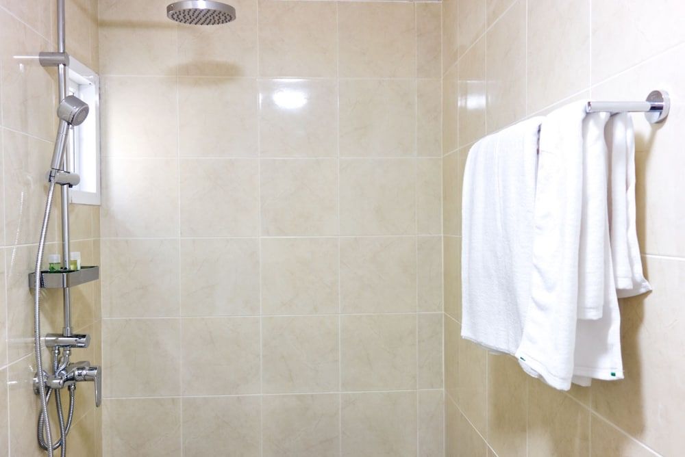 Belcarra Nimman Gallery Junior Room 10