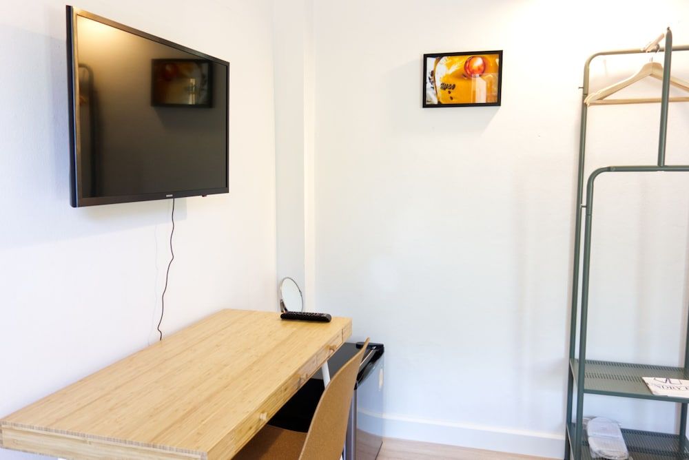 Belcarra Nimman Gallery Junior Room 5