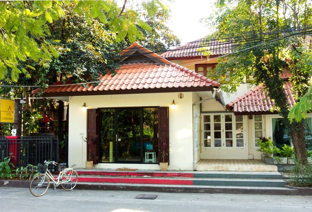 undefined Belcarra Nimman Gallery