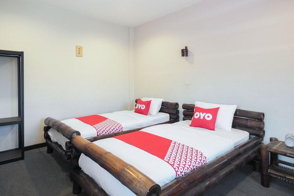 OYO 984 Boxbolo House Chiangmai Hotel Deluxe Triple Room