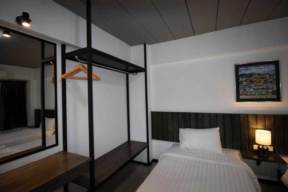 The 168 Gallery Residence Standard Twin Room 8