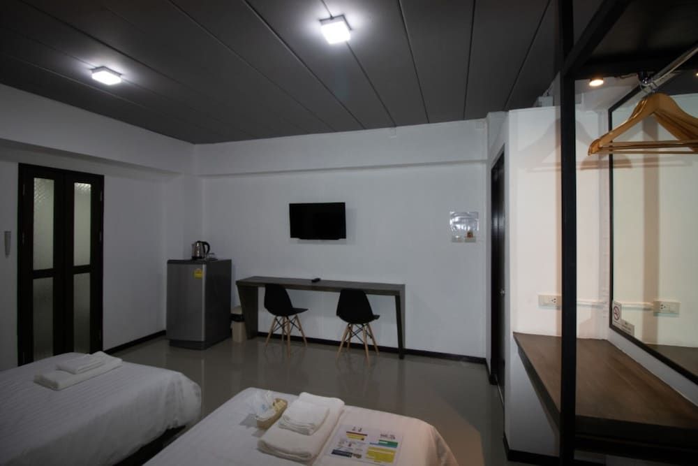 The 168 Gallery Residence Standard Twin Room 11