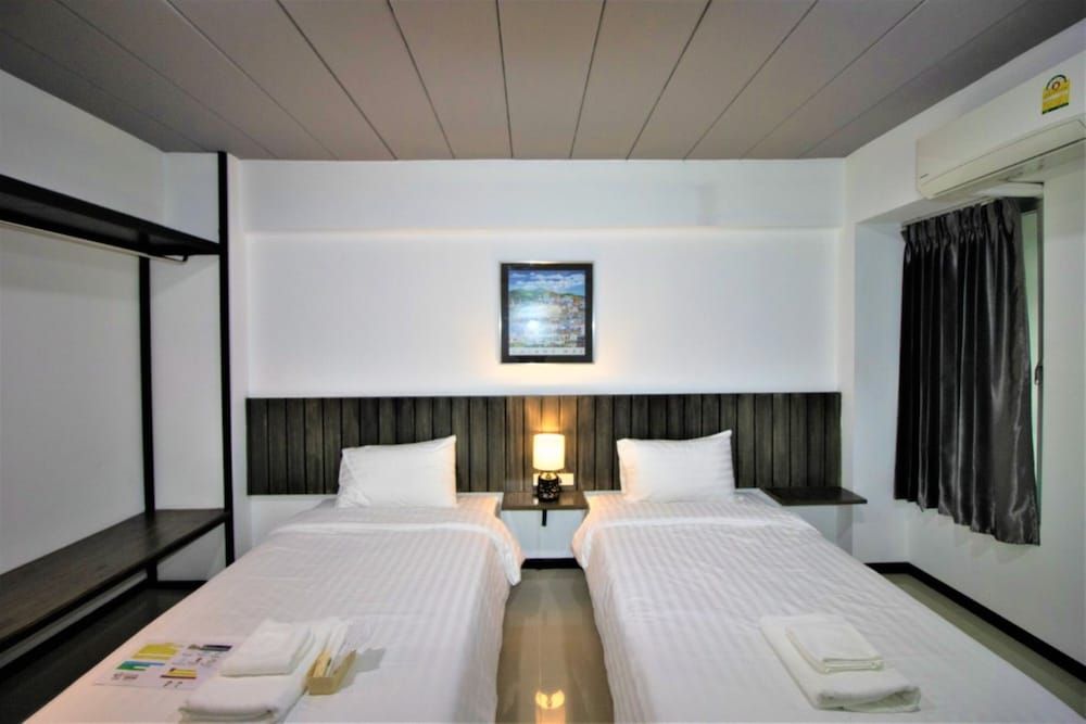 The 168 Gallery Residence Standard Twin Room 5