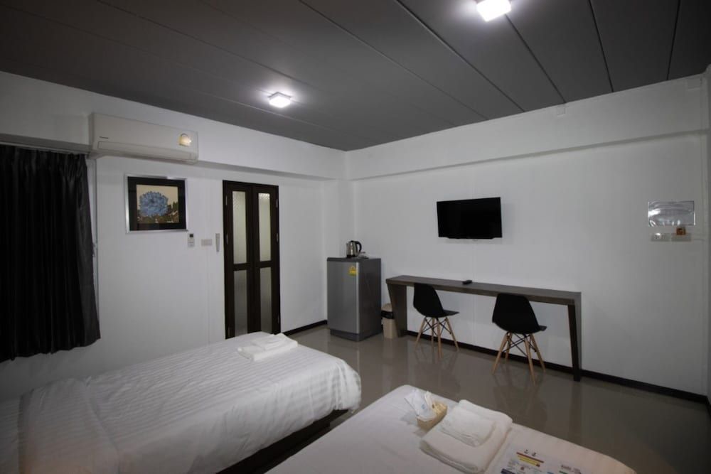 The 168 Gallery Residence Standard Twin Room 14