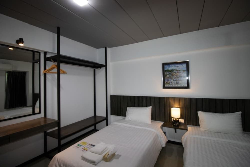 The 168 Gallery Residence Standard Twin Room 10