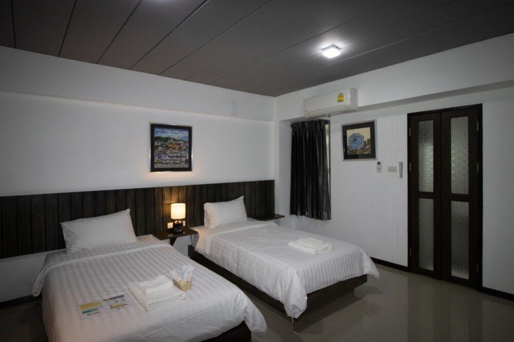 The 168 Gallery Residence Standard Twin Room 15