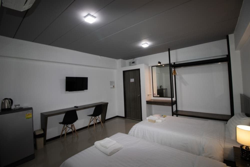 The 168 Gallery Residence Standard Twin Room 6