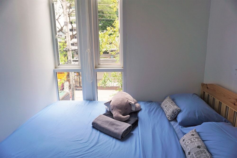 Two Gals And The Pig - Hostel Double Room with Shared Bathroom 3