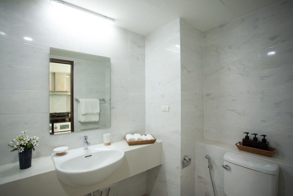 Nivas Chiangmai Standard Twin Room with Mountain View 4