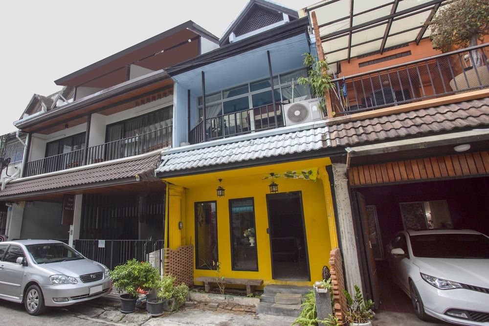 undefined OYO 75303 V Home Guesthouse Sunday Night Market 4