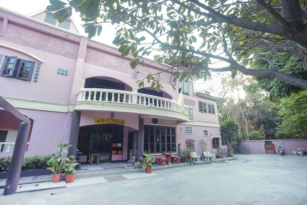 undefined OYO 75357 Thipsiri Home 3