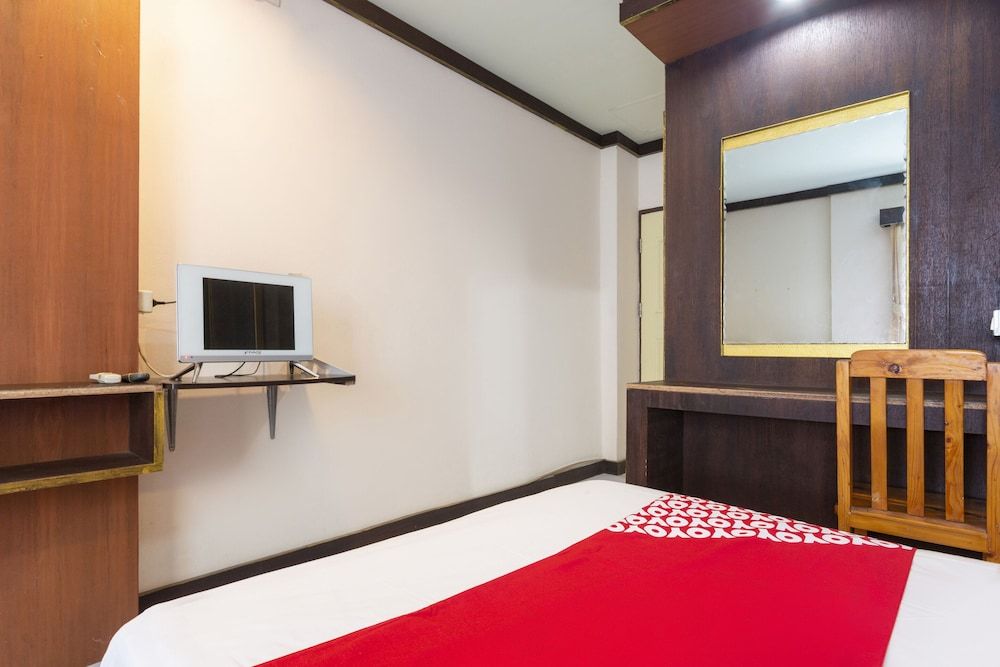 OYO 75356 Thipsiri Lodge Standard Twin Room 5