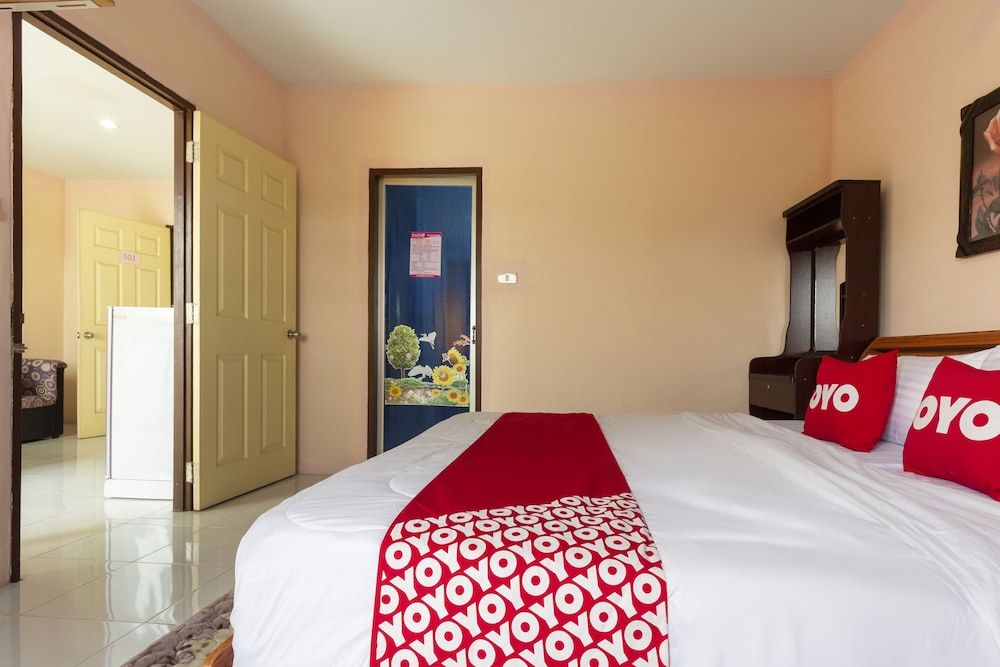 OYO 75356 Thipsiri Lodge Suite, 1 Bedroom 4
