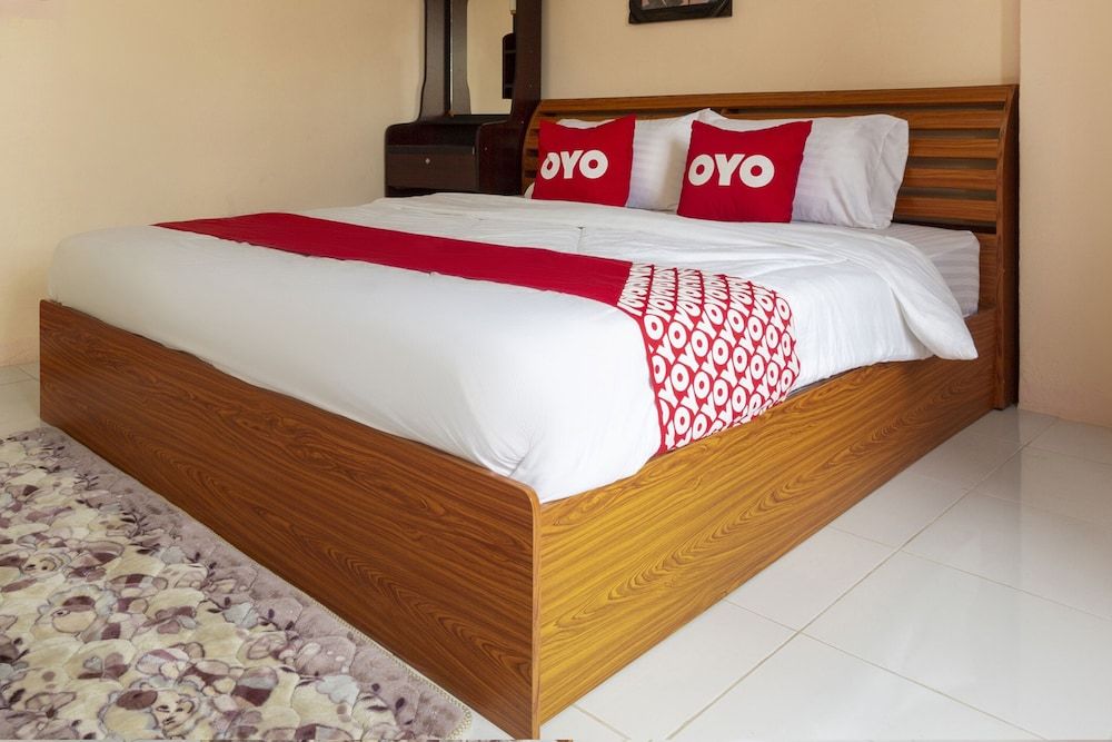 OYO 75356 Thipsiri Lodge Suite, 1 Bedroom 2