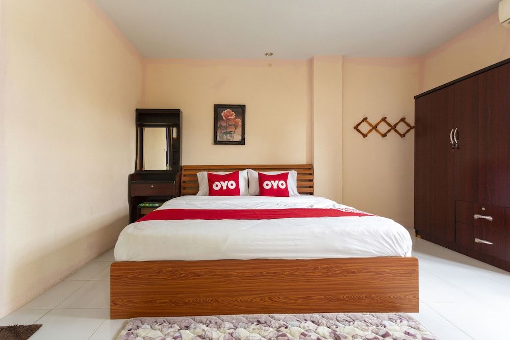 OYO 75356 Thipsiri Lodge Suite, 1 Bedroom 8