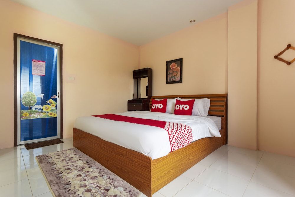 OYO 75356 Thipsiri Lodge Suite, 1 Bedroom 3