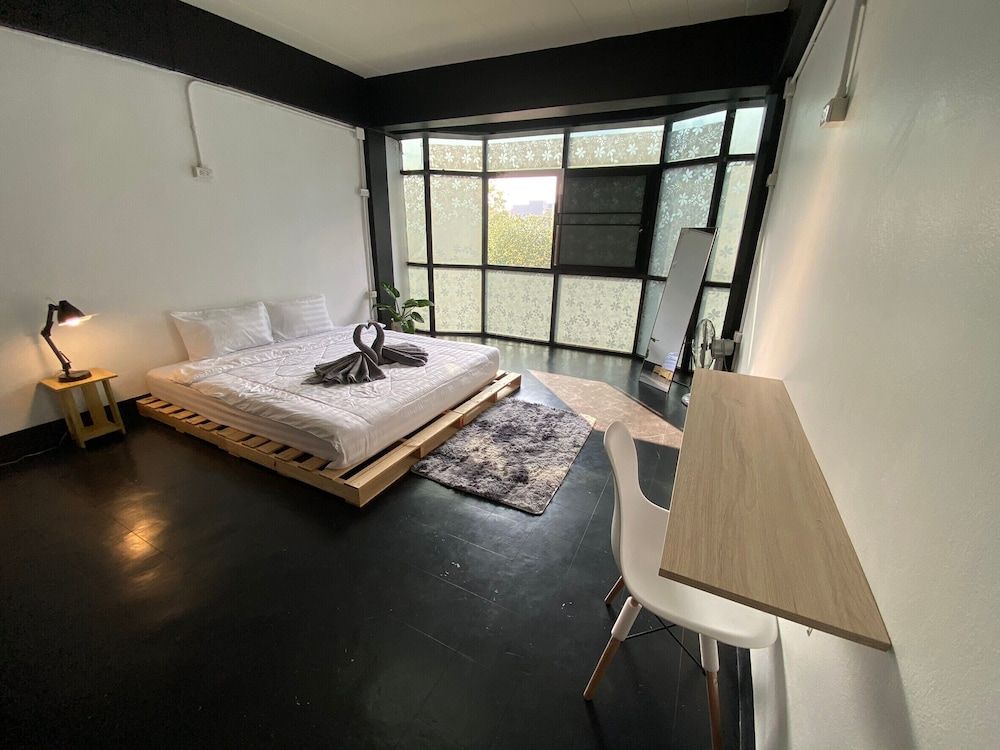 FrenTe Chiang Mai Basic Double Room 8