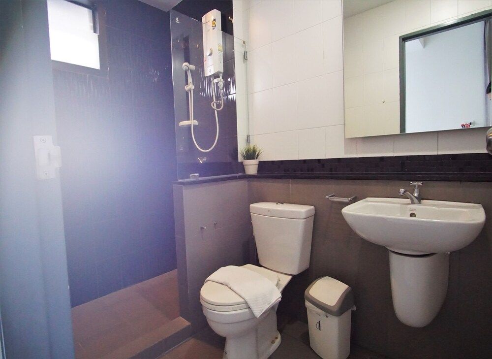 Subkamon Apartment Quadruple Room 10