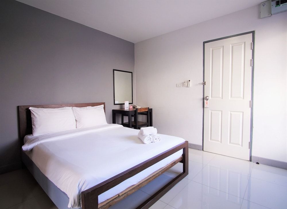 Subkamon Apartment Double Room 2