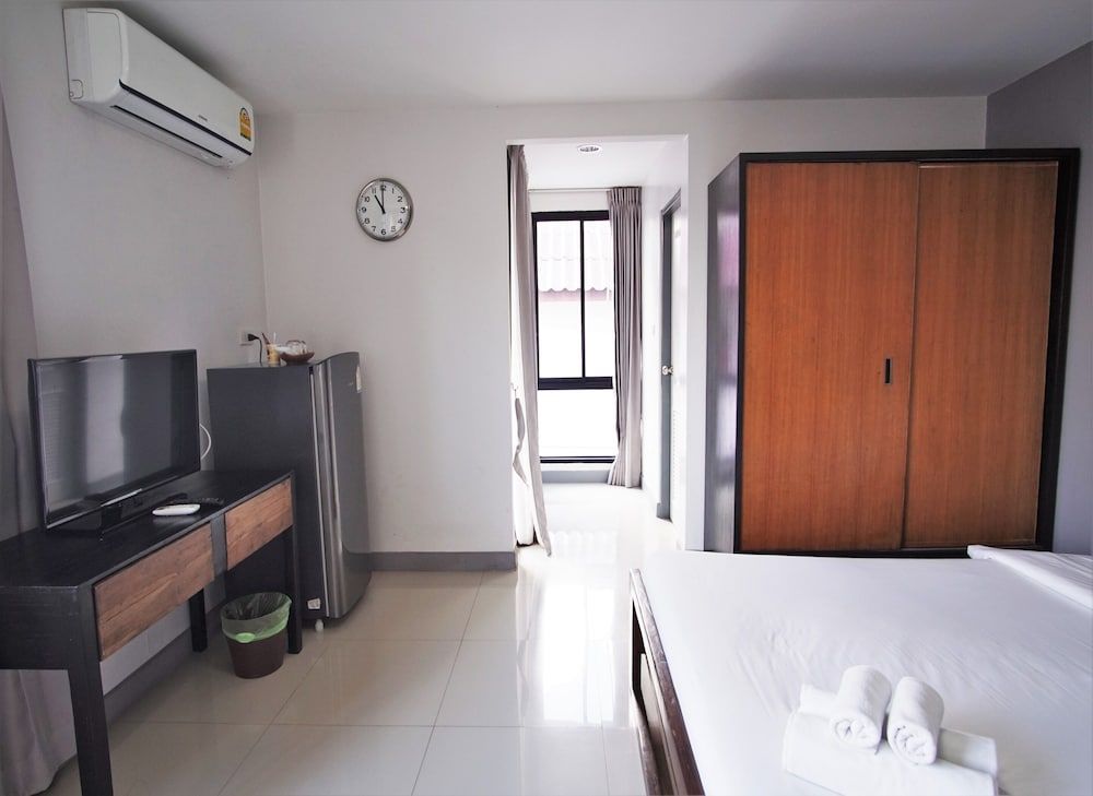 Subkamon Apartment Double Room 5