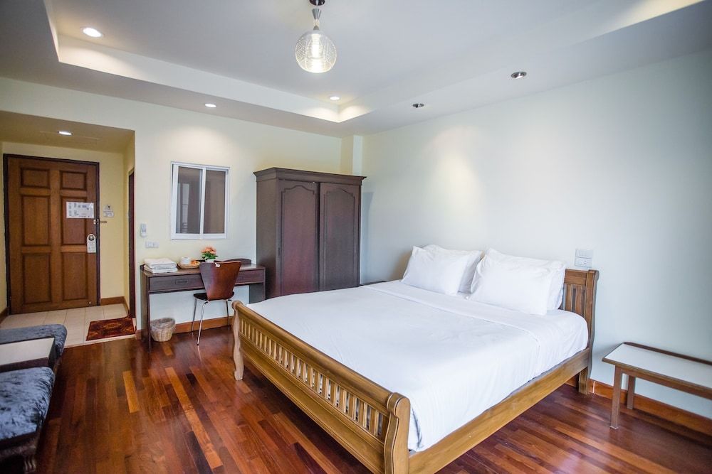 undefined Prince Hotel Chiang Mai
