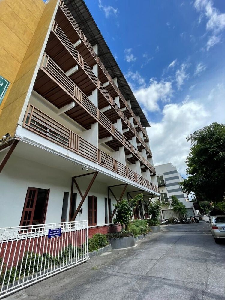undefined Prince Hotel Chiang Mai 3
