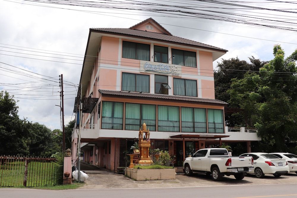 undefined Tipsiri Place 5