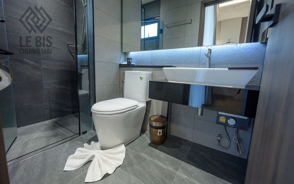 Le Bis Hotel Deluxe Room 4