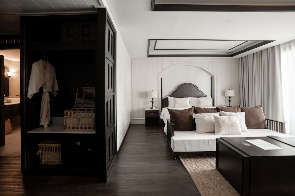 Grand Room, 1 King Bed