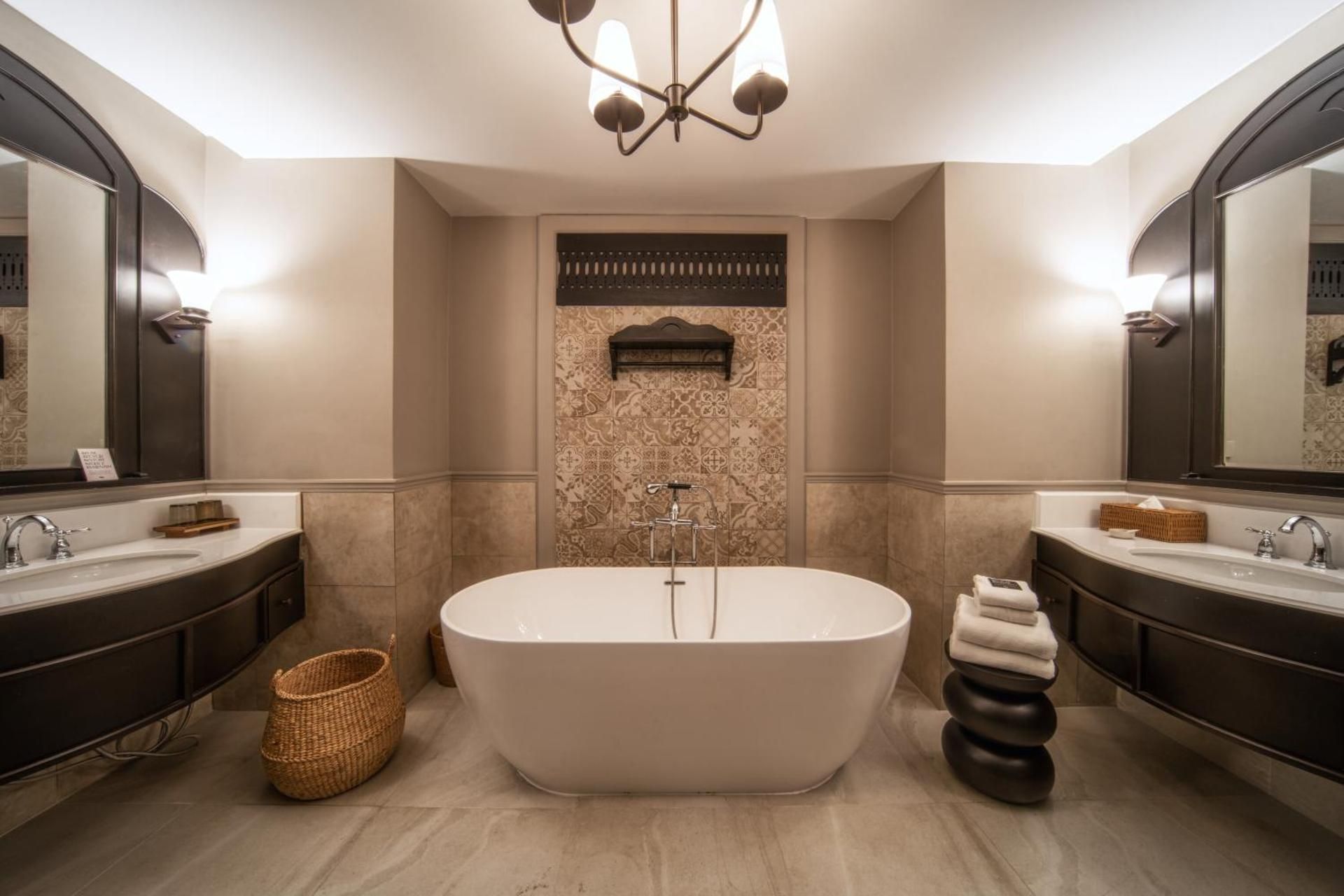 Burirattana Hotel - Adults Only Grand Deluxe City View King Room 2