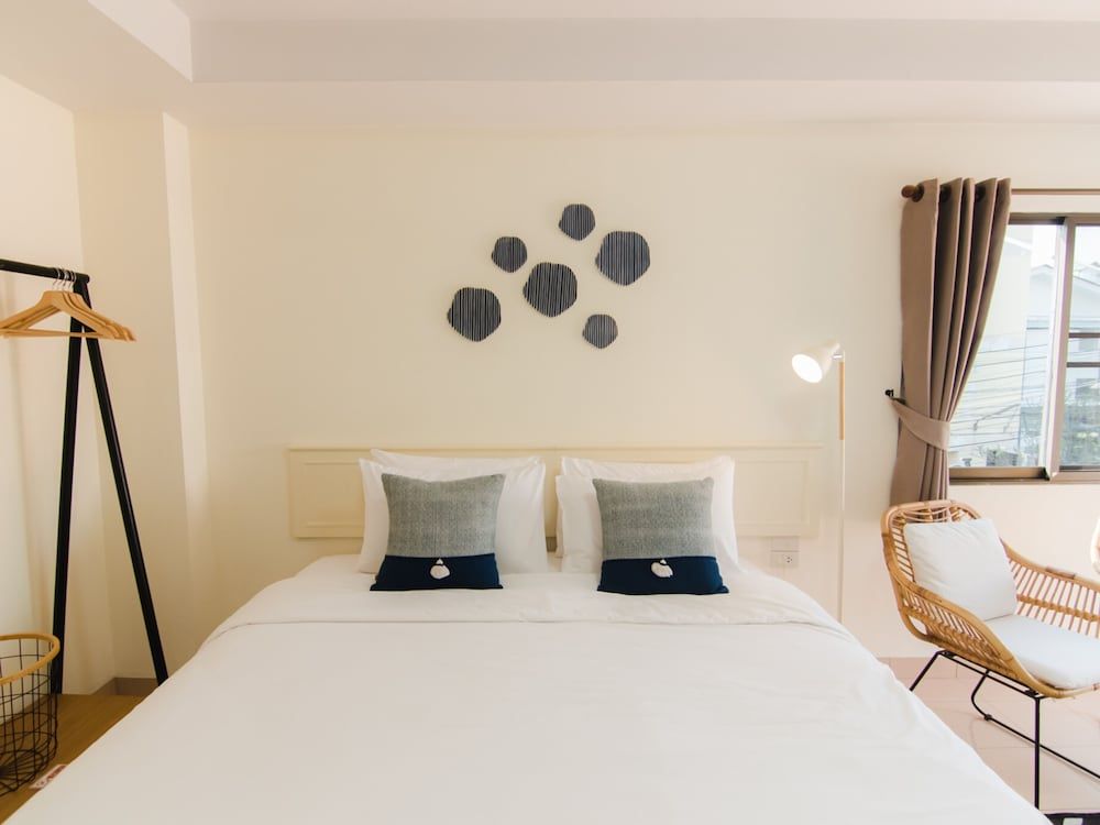 The Social Club Coliving & Coworking Deluxe Double Room, 1 Queen Bed 3