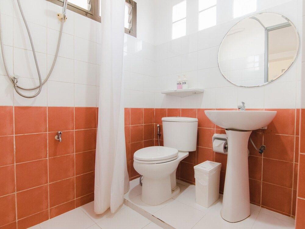 The Social Club Coliving & Coworking Deluxe Double Room, 1 Queen Bed 6