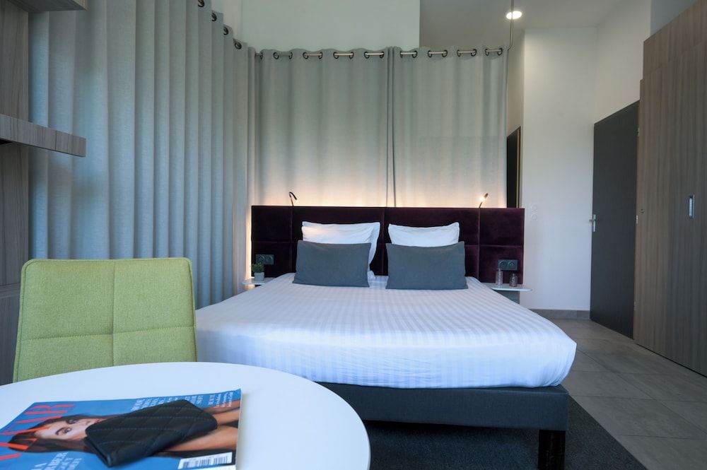 Nemea Appart Hotel So Cloud Lyon Part Dieu Double Room, 1 Double Bed, Non Smoking 8