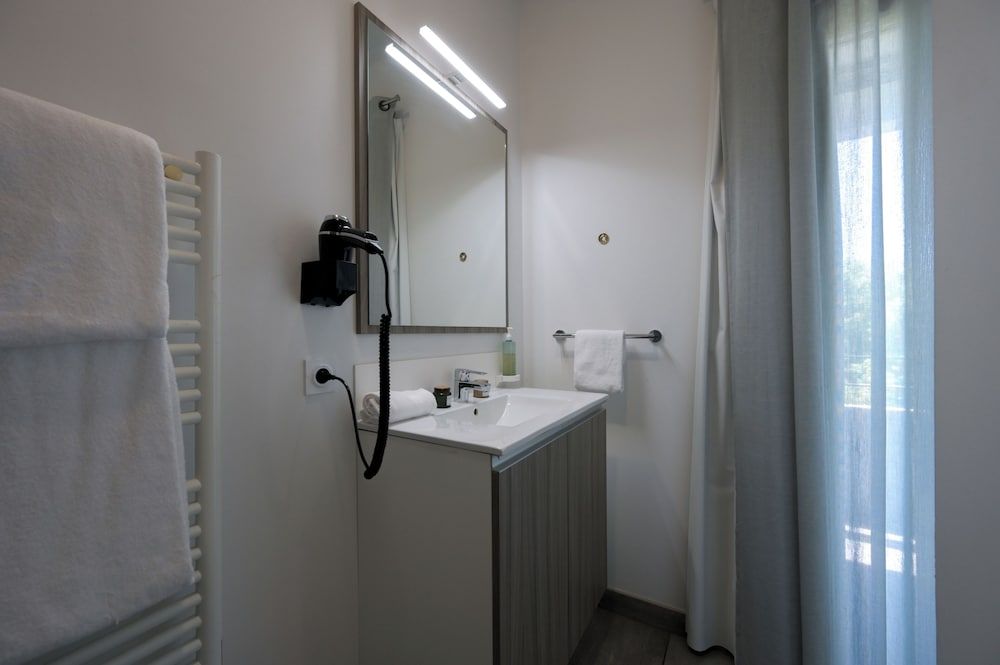 Nemea Appart Hotel So Cloud Lyon Part Dieu Double Room, 1 Double Bed, Non Smoking 11