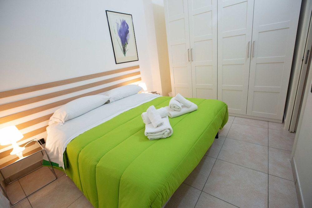 undefined V.I.P. Flat 6