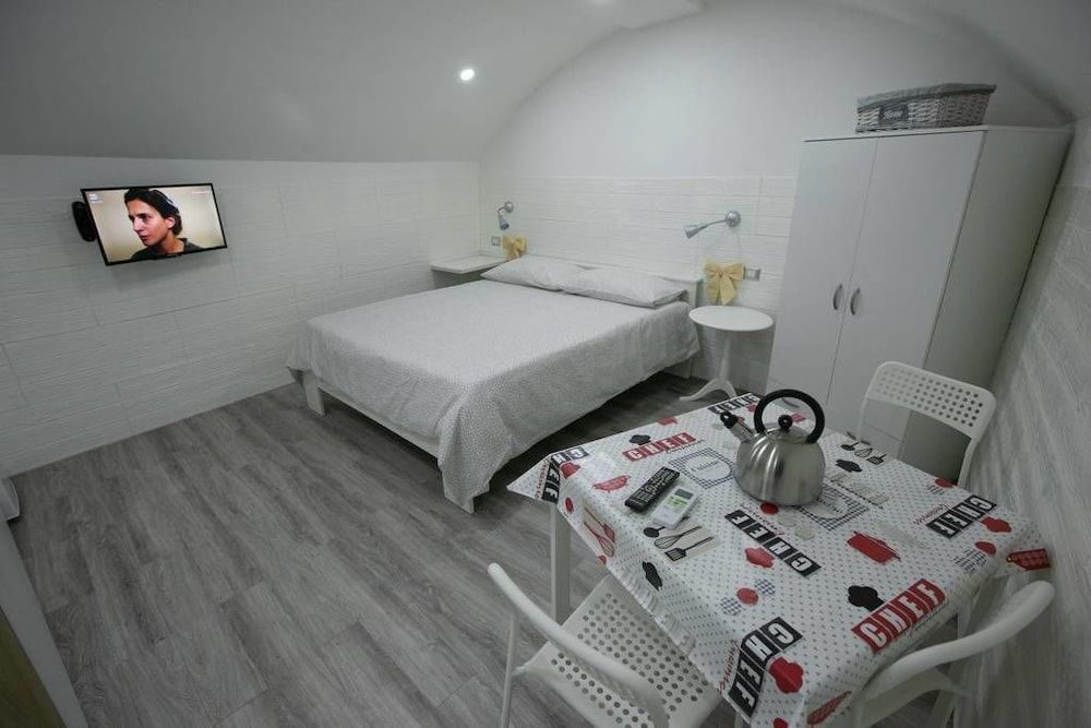 undefined Pulcinella 84 4