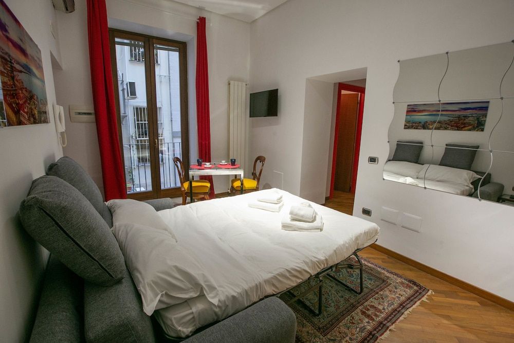 undefined Toledo Corner 4