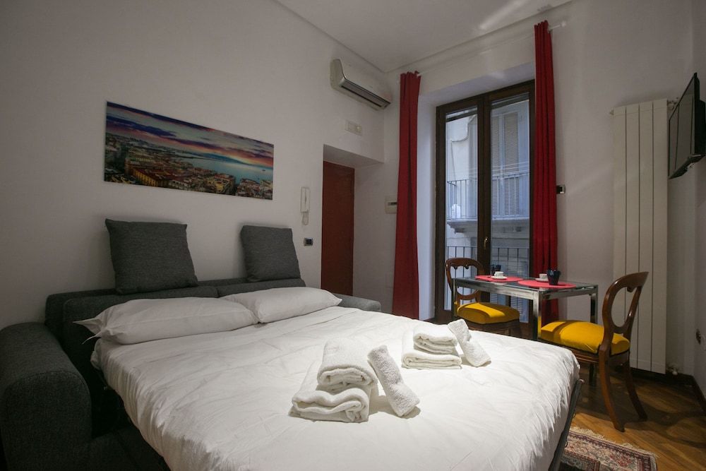 undefined Toledo Corner 9