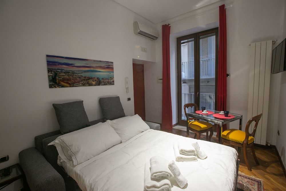 undefined Toledo Corner 8