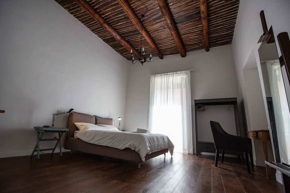 undefined King Mansion 8