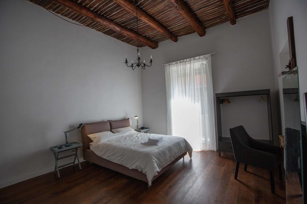 undefined King Mansion