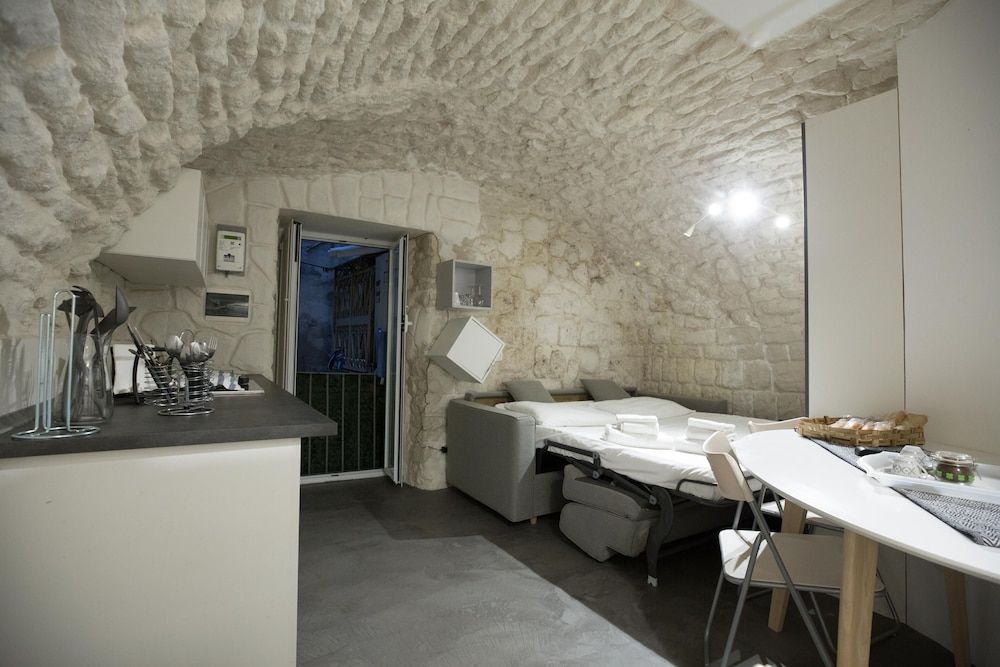 undefined La Cave Blanche Du Duomo
