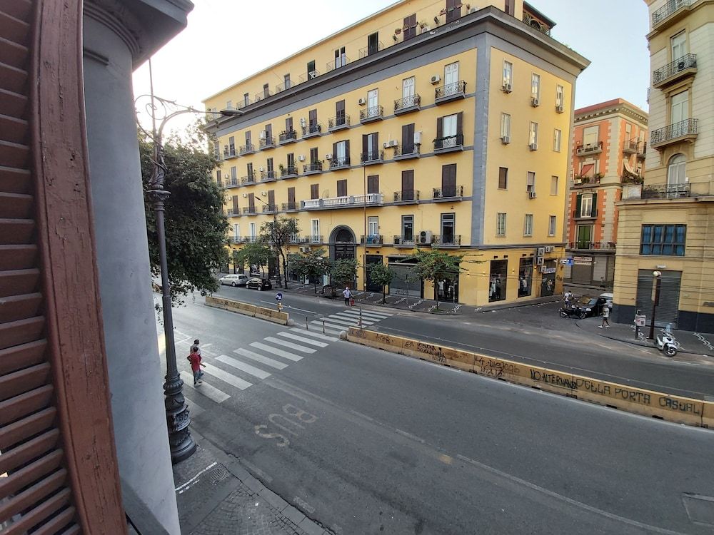 undefined Dormire a Napoli Centro Holiday House 2