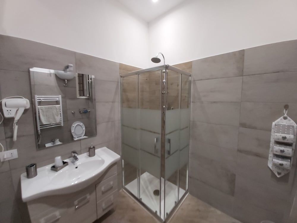 Dormire a Napoli Centro Holiday House Apartment, 2 Bedrooms, Smoking, Balcony 12